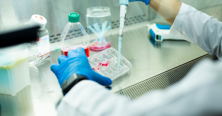 什么是干细胞?一篇文章读懂它的定义、特性与巨大潜力 4 Atlantis Bioscience Blog Cover 1522024 1 1 770x403 1